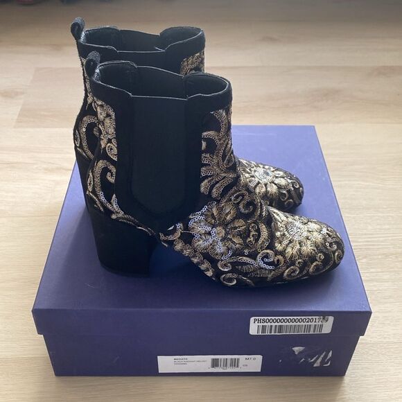 Stuart Weitzman Mediate Black Radiant Velvet Block Heel Booties - Picture 10 of 12